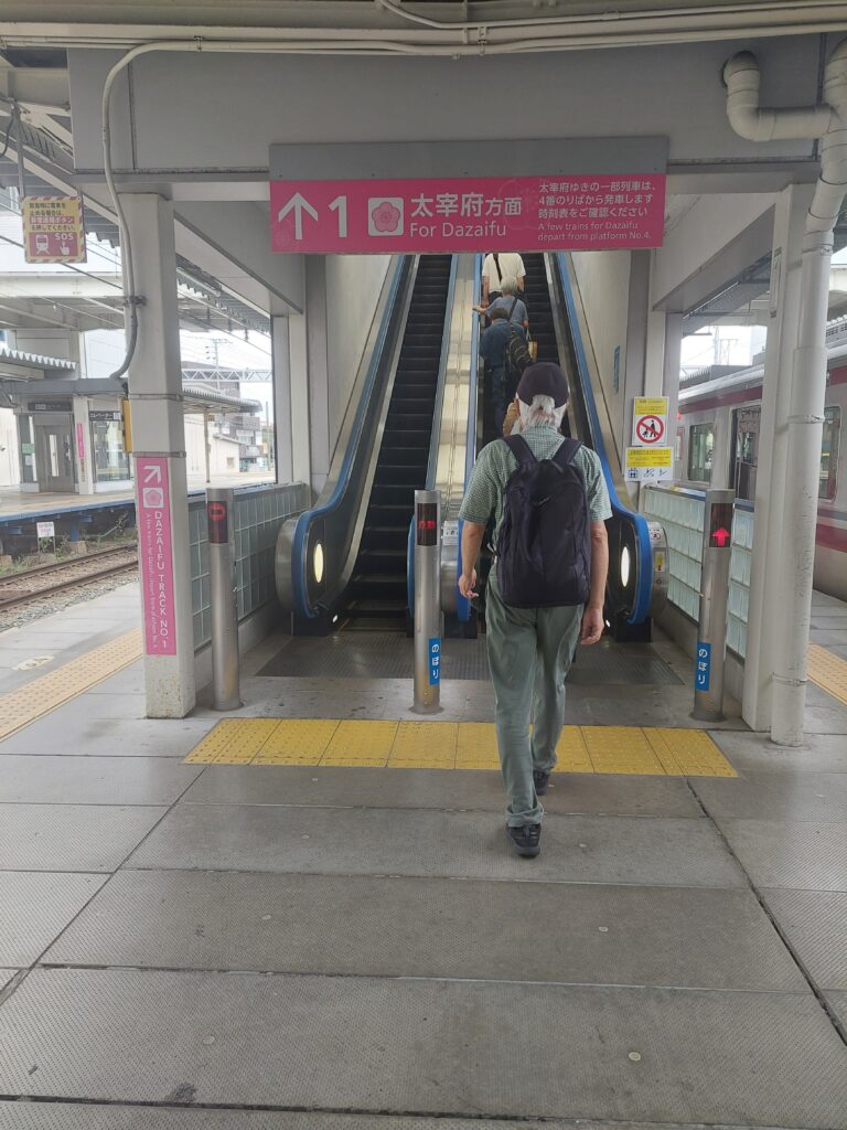 駅構内のエレベーター