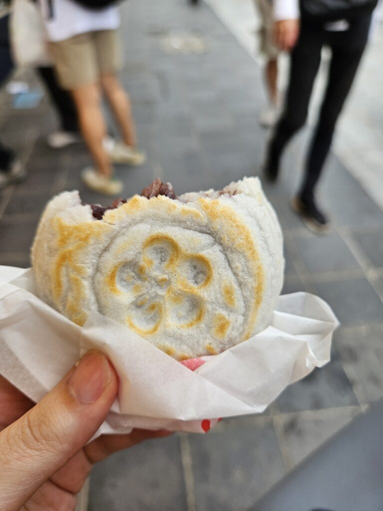 さかどやの梅ヶ枝餅の焼き印