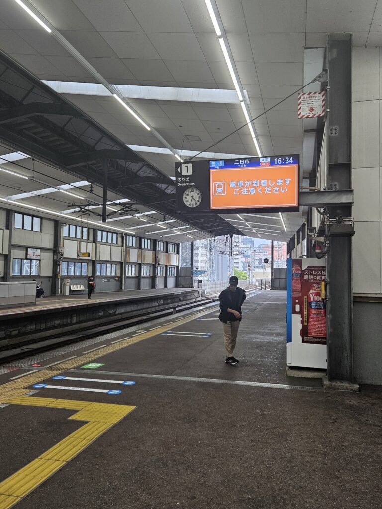 西鉄薬院駅のホーム