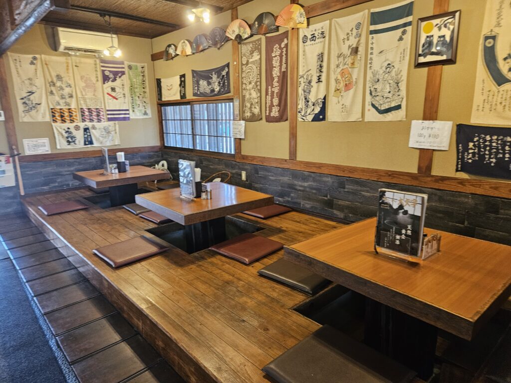 うどん大文字の店内