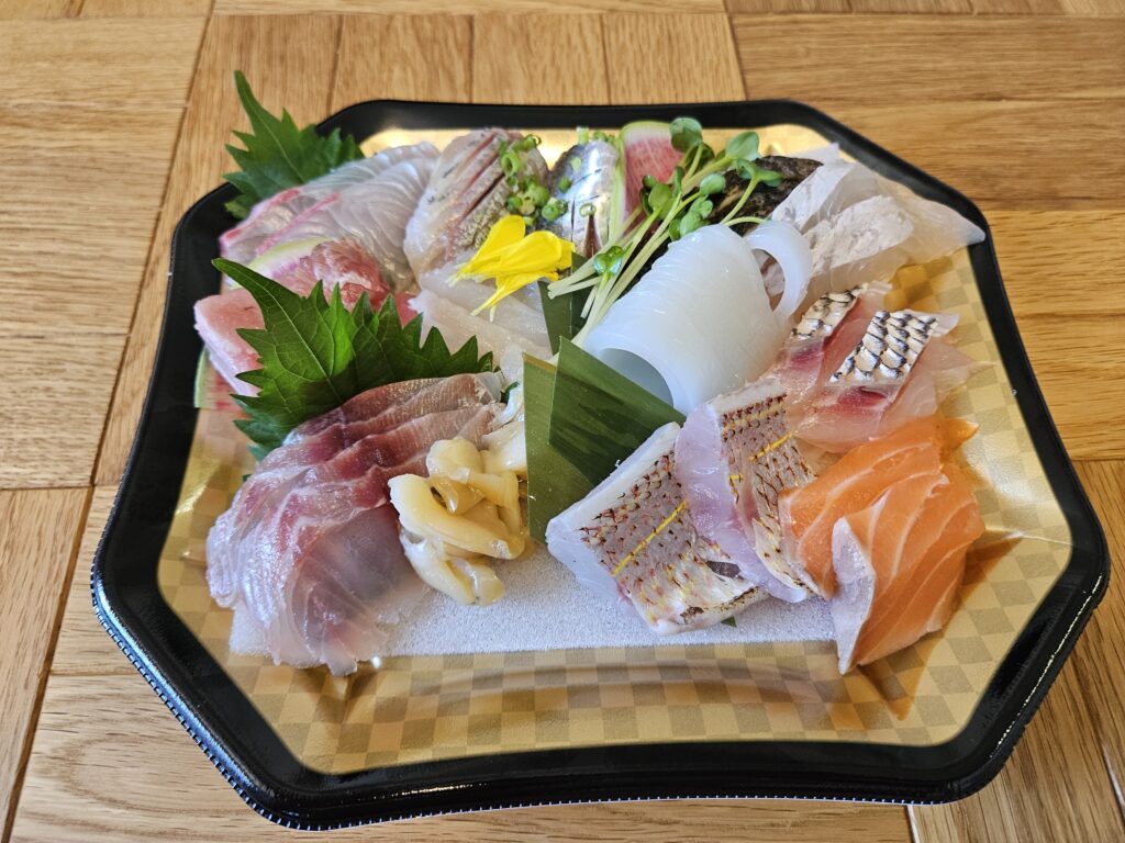魚田魚司の刺身盛り合わせ