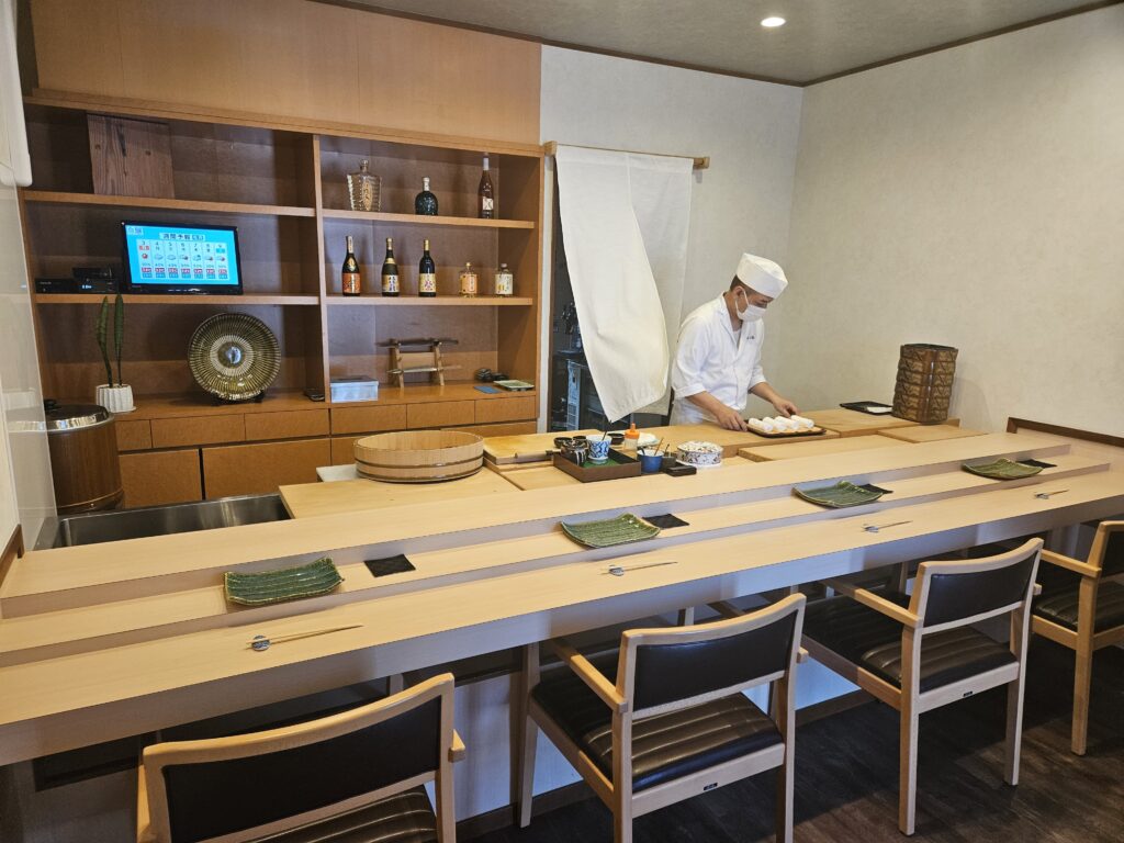 銀鮨のカウンター席
