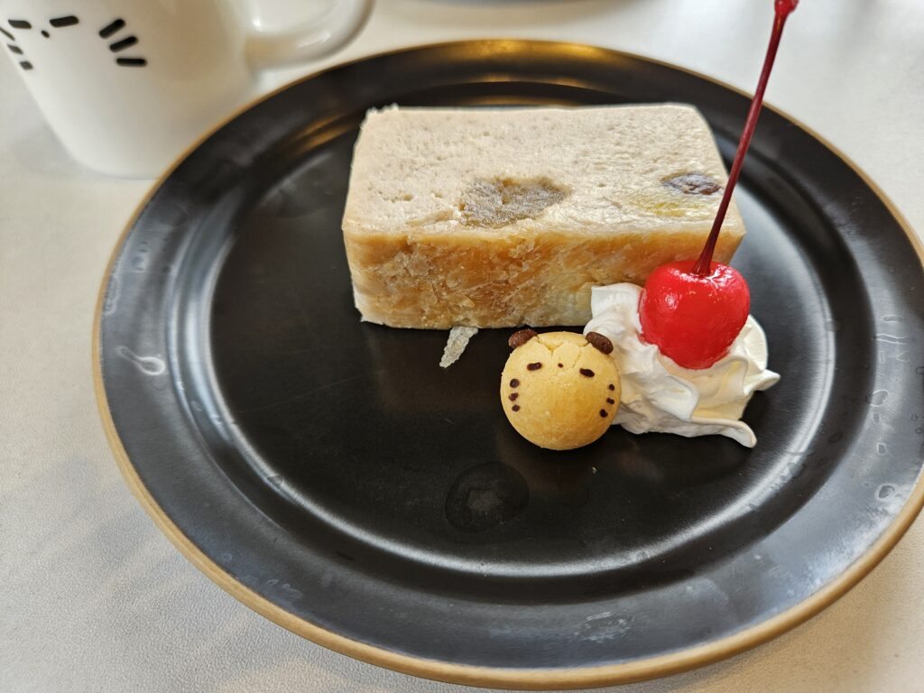 ちゅー太の喫茶のりんごと栗のチーズケーキ