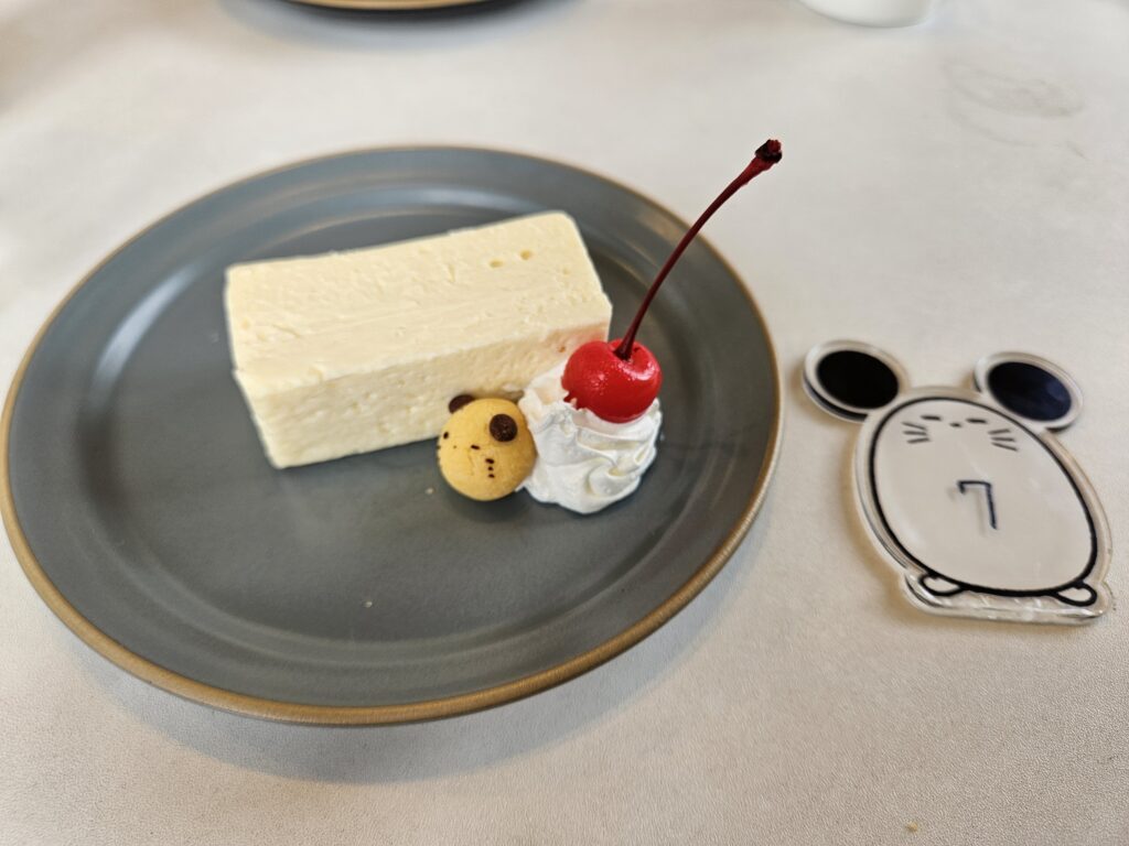 ちゅー太の喫茶の白のチーズケーキ
