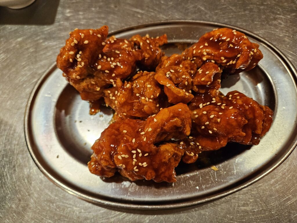 韓国居酒屋イニョンのヤンニョムチキン