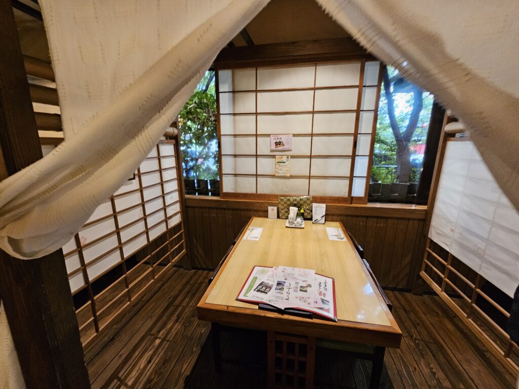 ビストロ橙橙のテーブル席