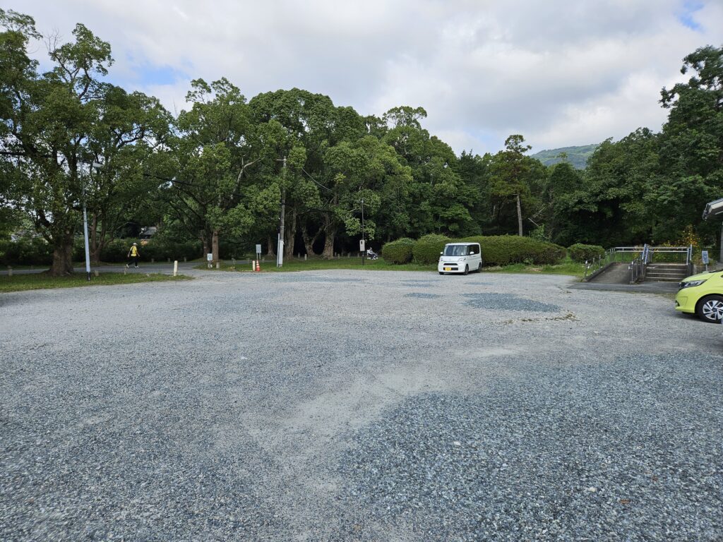 観世音寺の駐車場