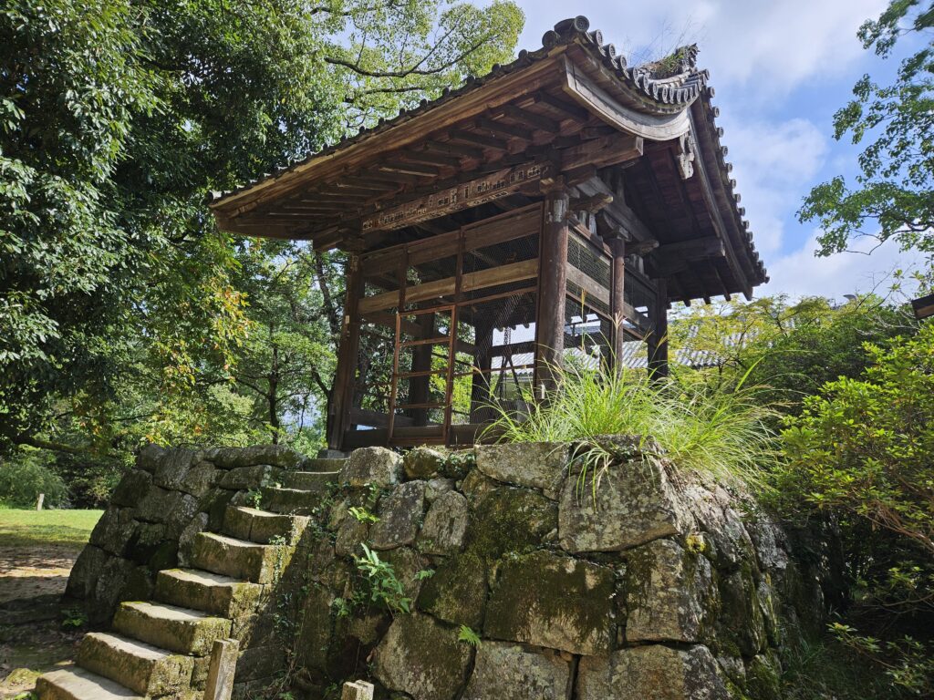 観世音寺の国宝の梵鐘