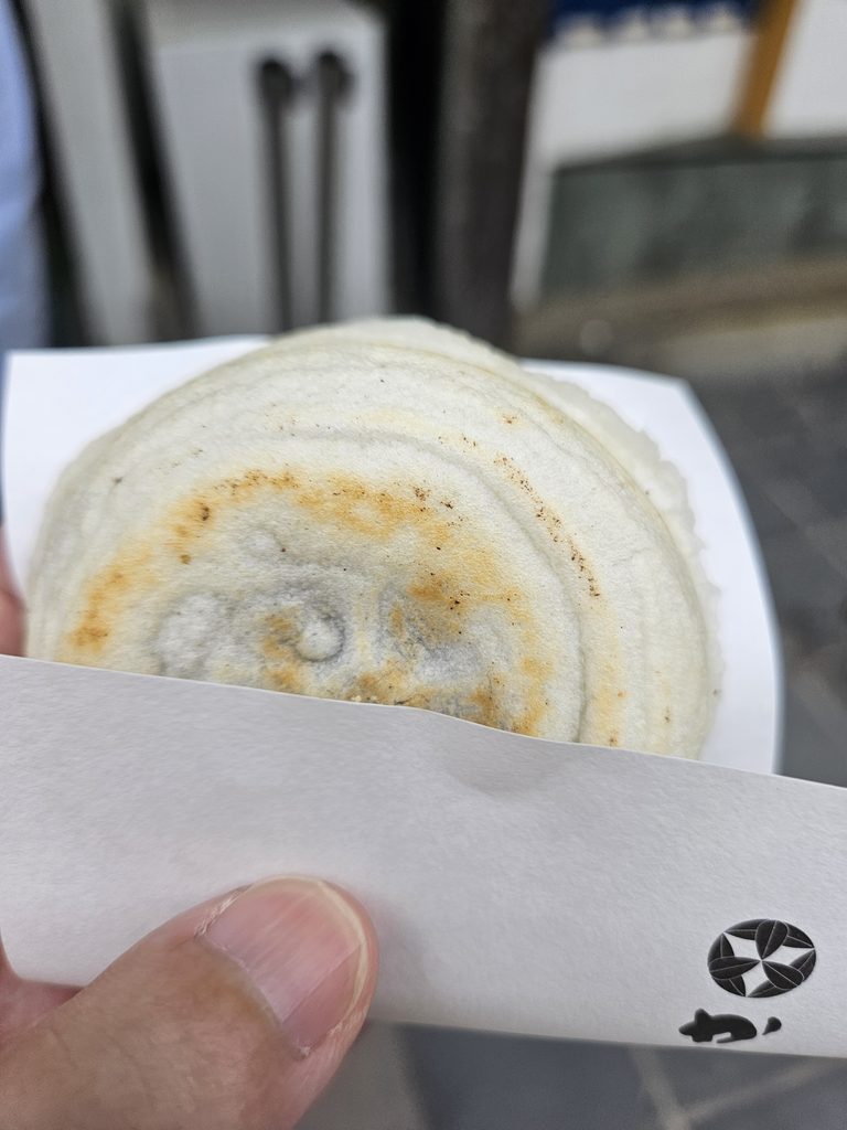 太宰府天満宮かさのやの梅が枝餅。