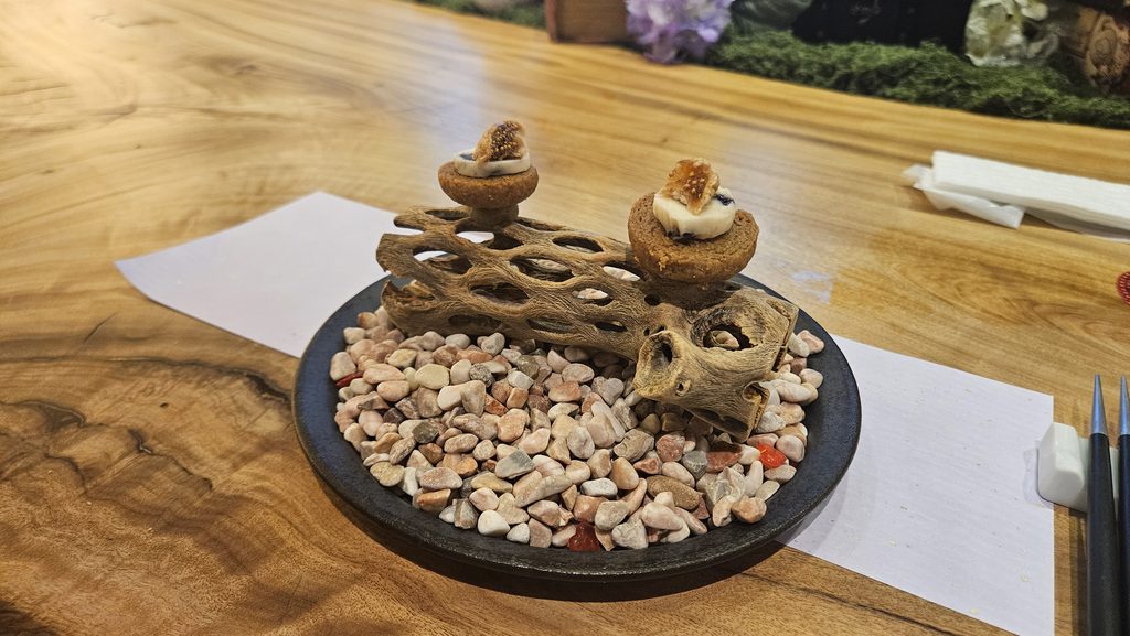 筑紫野市にあるレストラン「田丸別館」の「原木椎茸のサブレ」